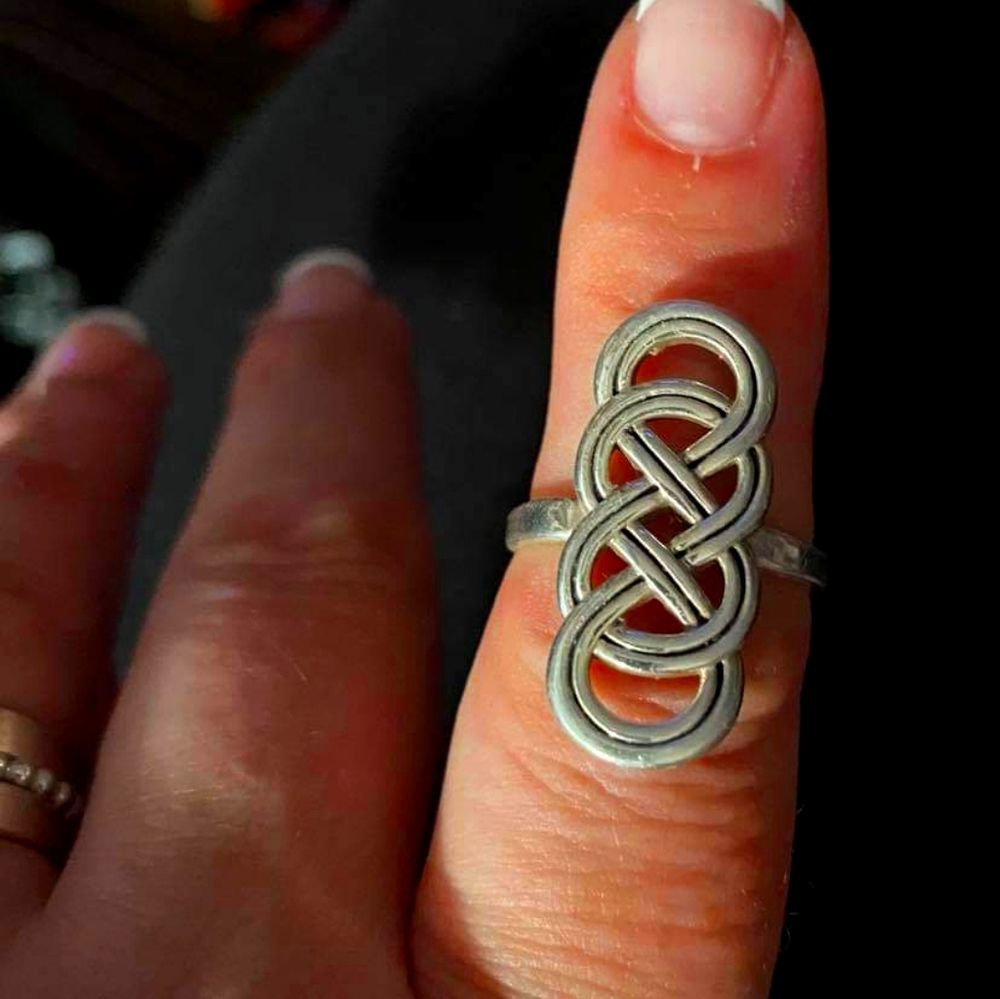 Brighton infinity knot ring